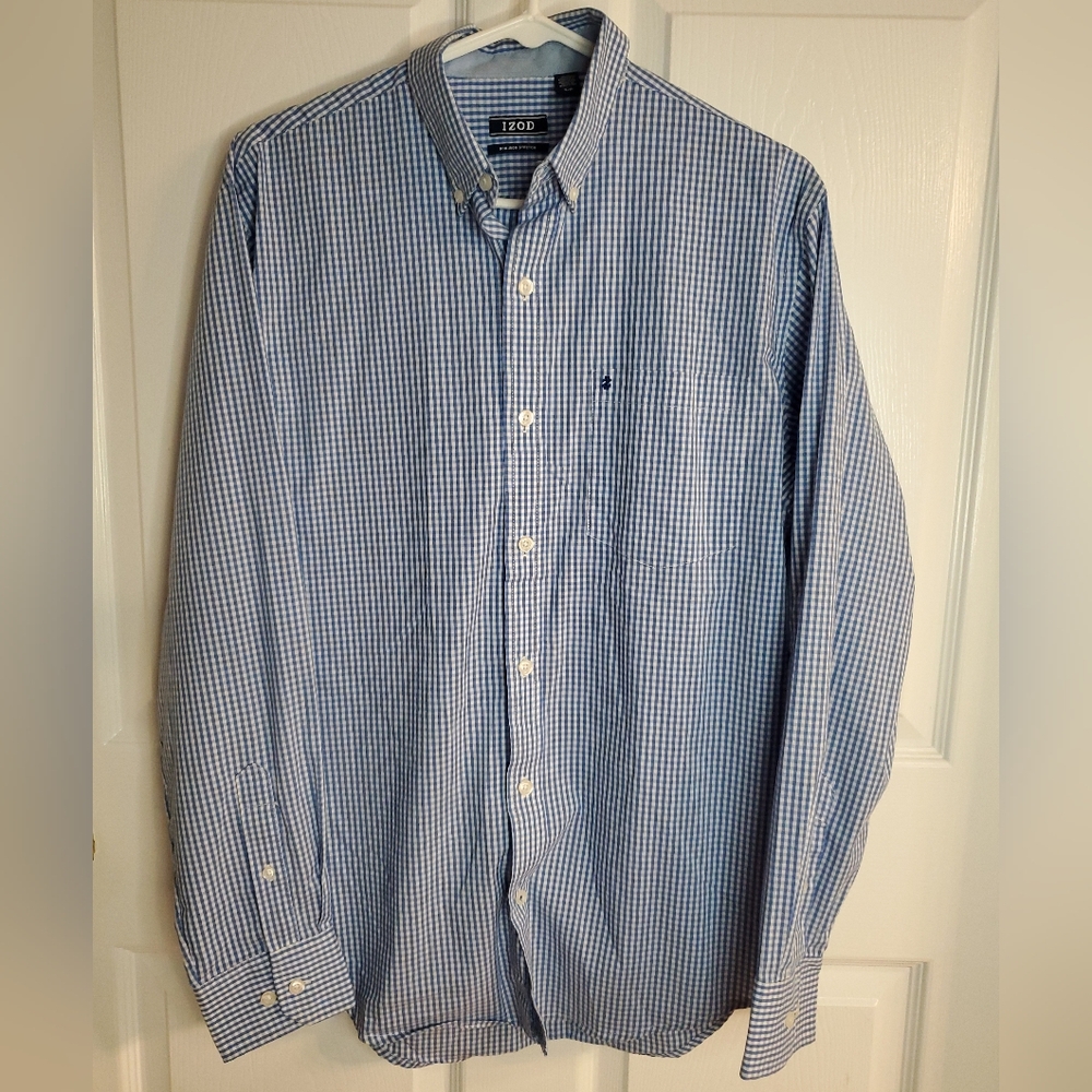 IZOD Men's Blue, Light Blue, & White Checkered Button Up Shirt. Size S. #MP